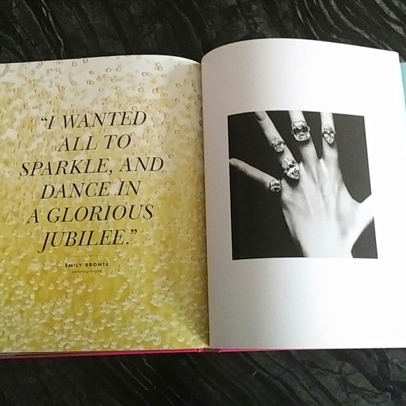 KATE SPADE - New York Things We Love book - Picture 7 of 9